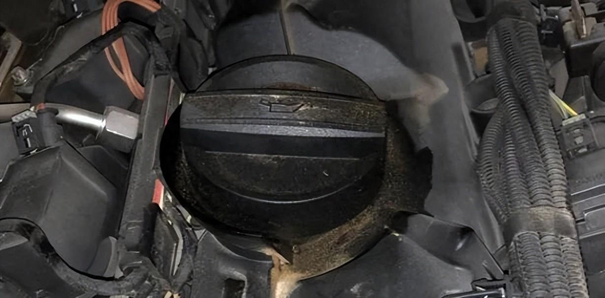 What Is The Cause Of Bmw Oil Filter Cap Leakage? How To Deal With It Properly?