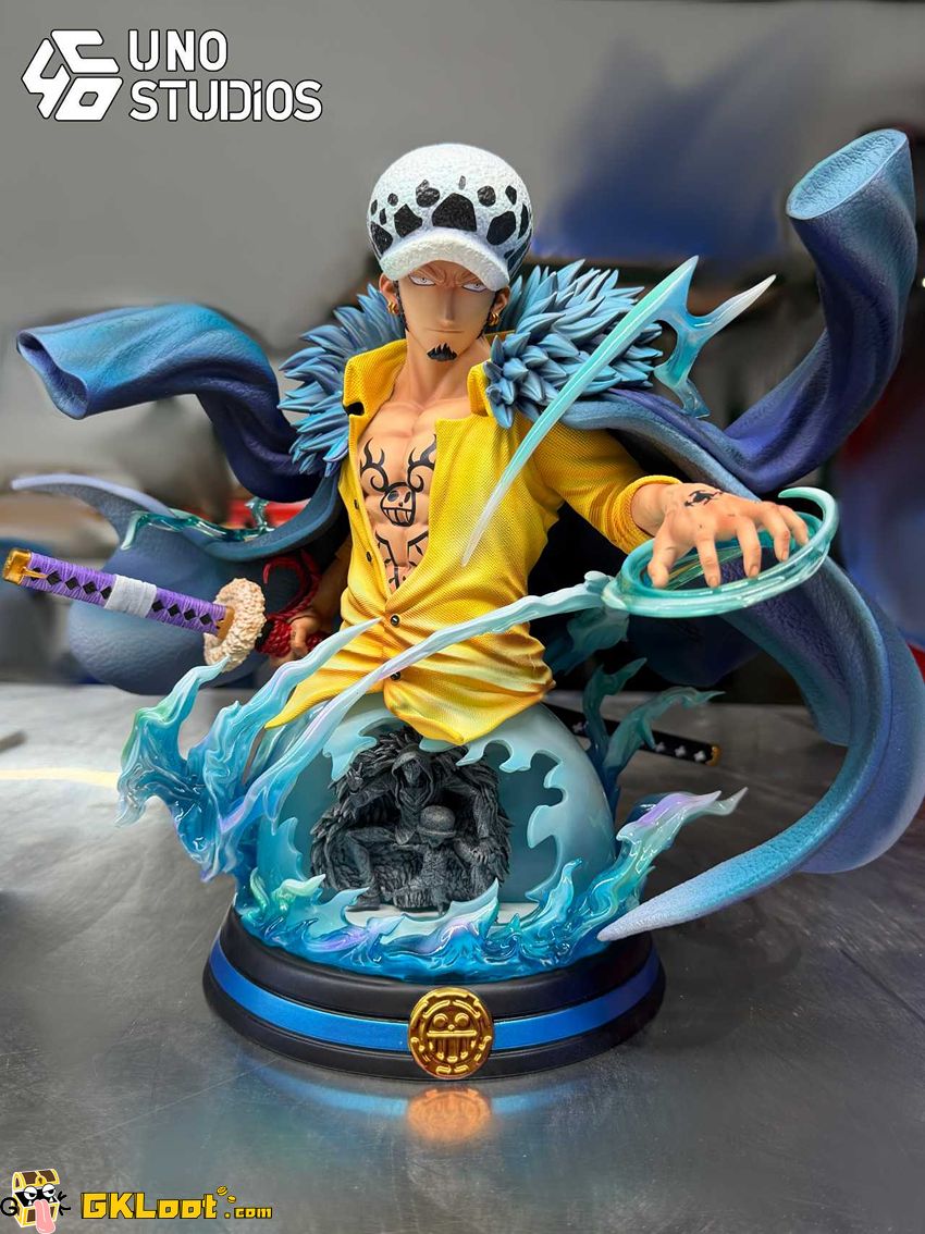 UNO Studio 1/4 One Piece Trafalgar D. Water Law Statue - View 3 UNO Studio 1/4 One Piece Trafalgar D. Water Law Statue - View 3