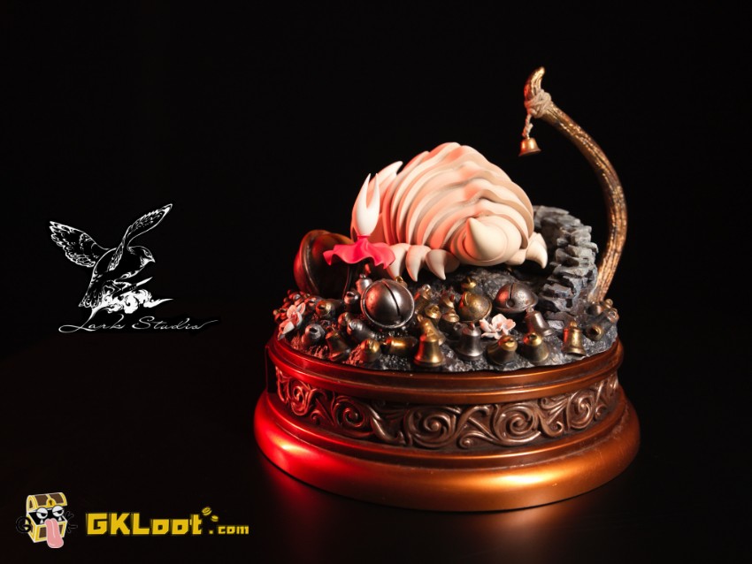 Lark Studio Hollow Knight: Silksong Hornet & Bell Beast Statue - View 4 Lark Studio Hollow Knight: Silksong Hornet & Bell Beast Statue - View 4