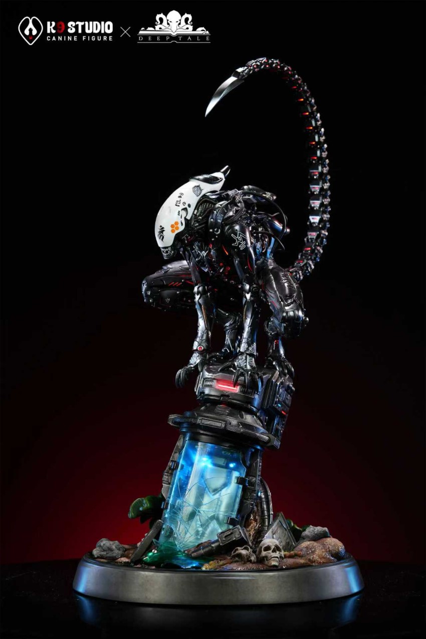 K9 & Deep Tale Studio Alien Mechanical Xenomorph Statue w/ LED - View 7 K9 & Deep Tale Studio Alien Mechanical Xenomorph Statue w/ LED - View 7