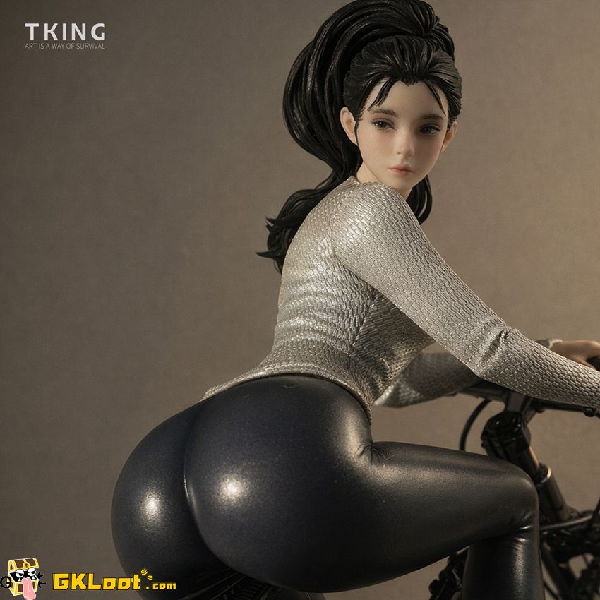 Tking Studio 1/8 Original Cycling Girl Statue - View 5 Tking Studio 1/8 Original Cycling Girl Statue - View 5