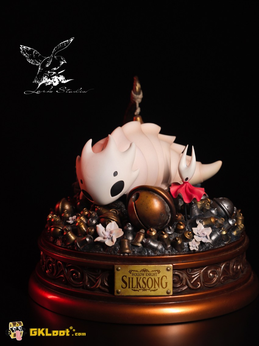 Lark Studio Hollow Knight: Silksong Hornet & Bell Beast Statue - View 7 Lark Studio Hollow Knight: Silksong Hornet & Bell Beast Statue - View 7
