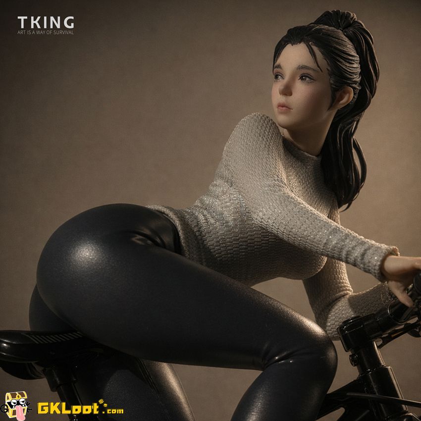 Tking Studio 1/8 Original Cycling Girl Statue - View 6 Tking Studio 1/8 Original Cycling Girl Statue - View 6
