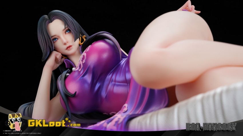 Raven Studio One Piece 1/4 One Piece Boa Hancock Statue - View 7 Raven Studio One Piece 1/4 One Piece Boa Hancock Statue - View 7