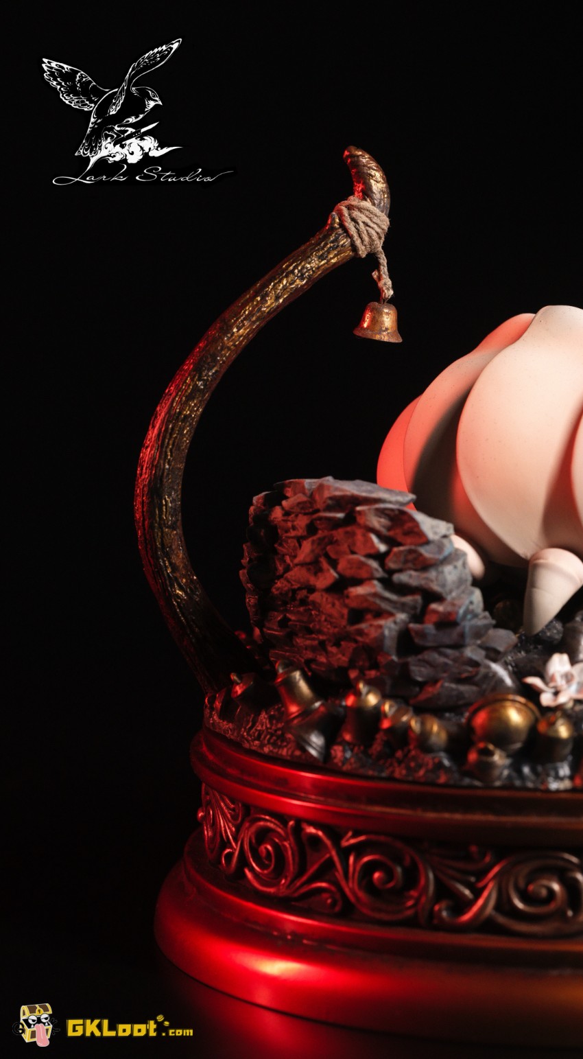 Lark Studio Hollow Knight: Silksong Hornet & Bell Beast Statue - View 6 Lark Studio Hollow Knight: Silksong Hornet & Bell Beast Statue - View 6