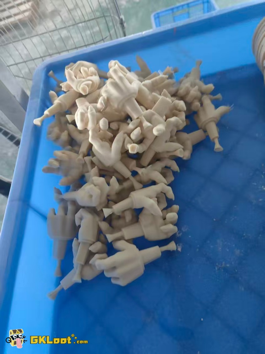 Xiong Bao Studio 1/6 XXL WOOFIA Capt. Locke Statue - View 5 Xiong Bao Studio 1/6 XXL WOOFIA Capt. Locke Statue - View 5