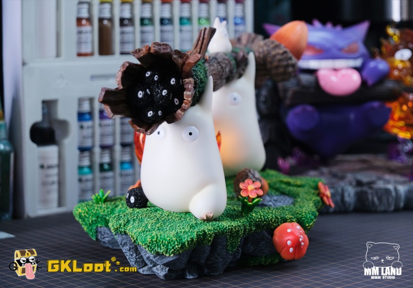 Mmland Studio Howl's Moving Castle & My Neighbor Totoro Calcifer & Totoro Statue w/ LED - View 3 Mmland Studio Howl's Moving Castle & My Neighbor Totoro Calcifer & Totoro Statue w/ LED - View 3