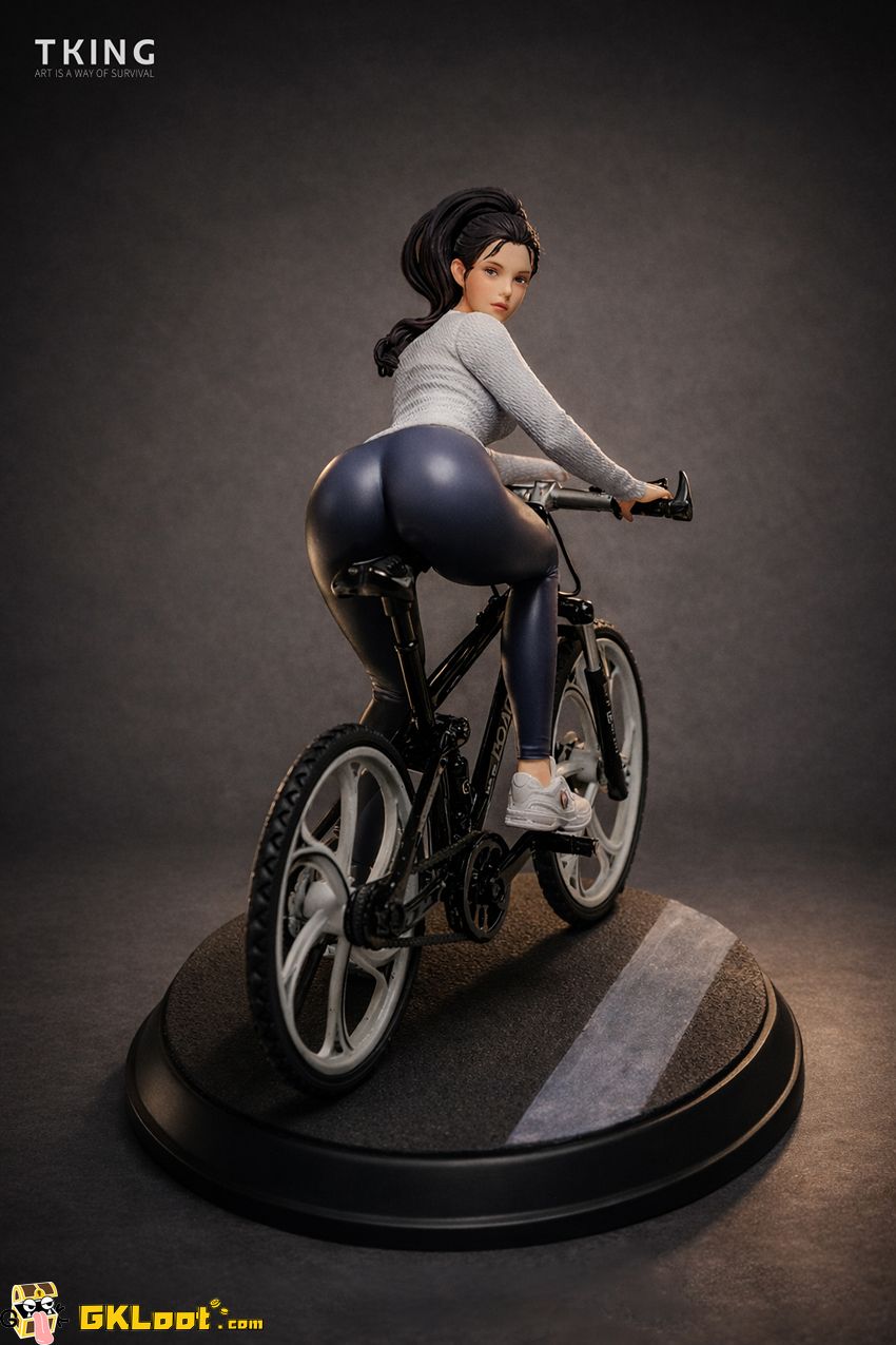 Tking Studio 1/8 Original Cycling Girl Statue - View 7 Tking Studio 1/8 Original Cycling Girl Statue - View 7