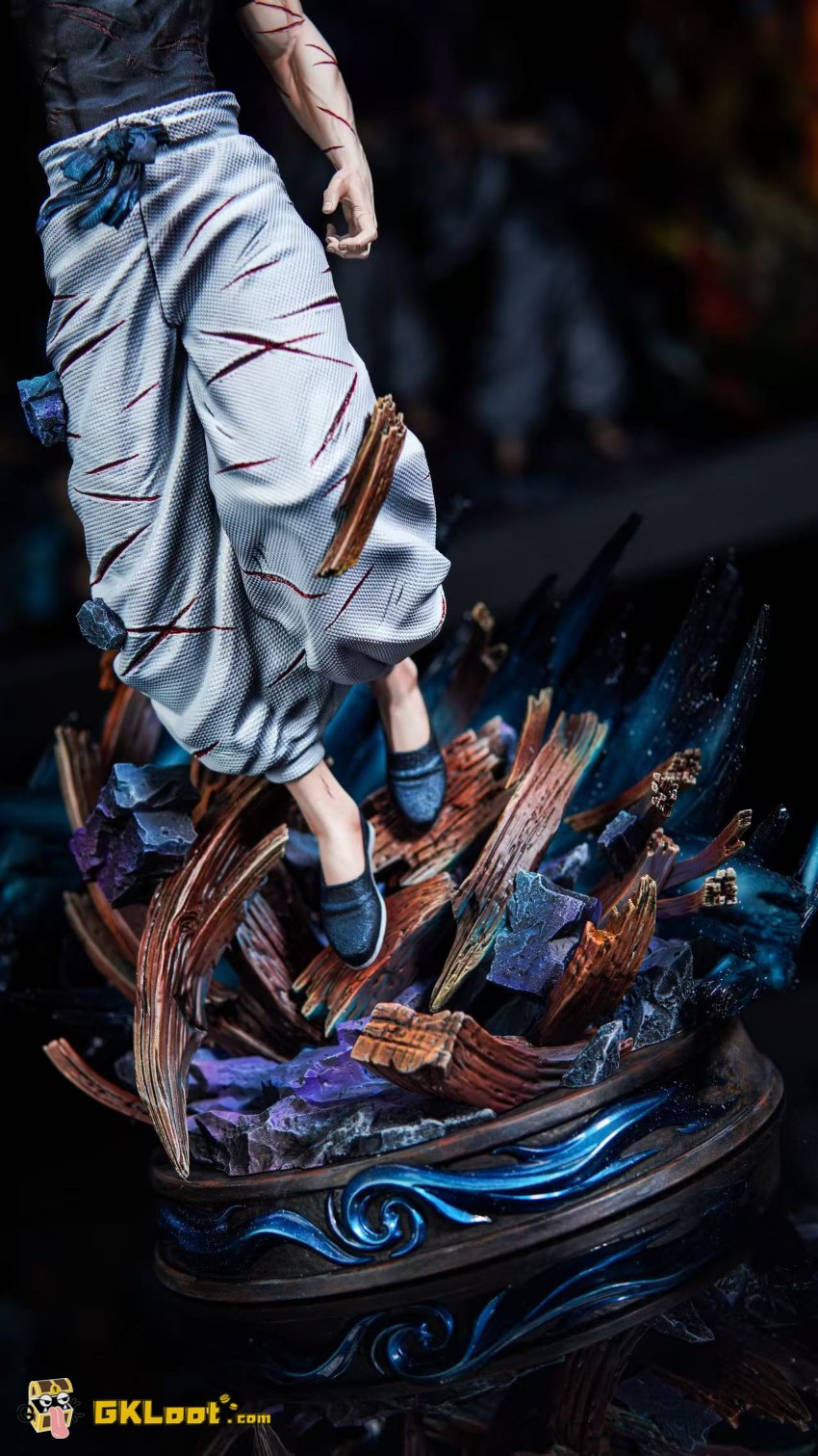 JJking Studio 1/6 Jujutsu Kaisen Satoru Gojo Statue - View 8 JJking Studio 1/6 Jujutsu Kaisen Satoru Gojo Statue - View 8