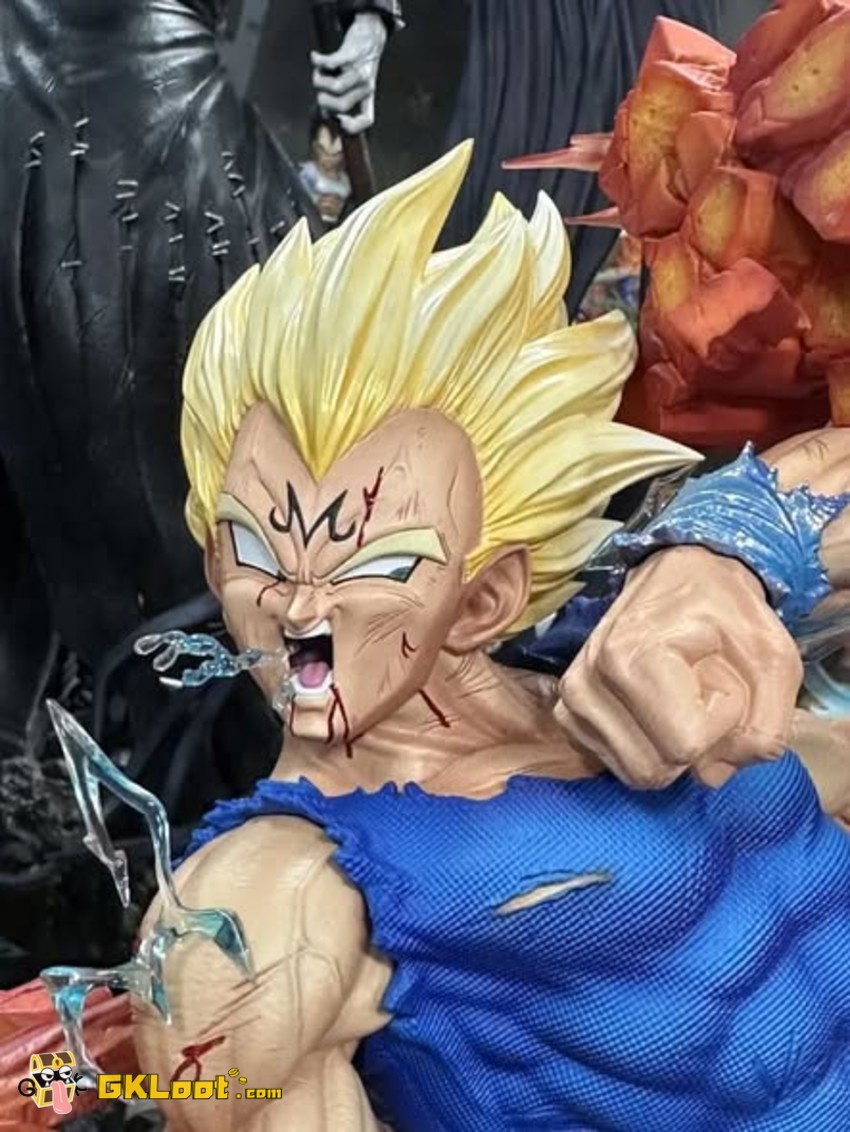 Grand Design Studio Dragon Ball Son Goku VS Vegeta Statue - View 2 Grand Design Studio Dragon Ball Son Goku VS Vegeta Statue - View 2