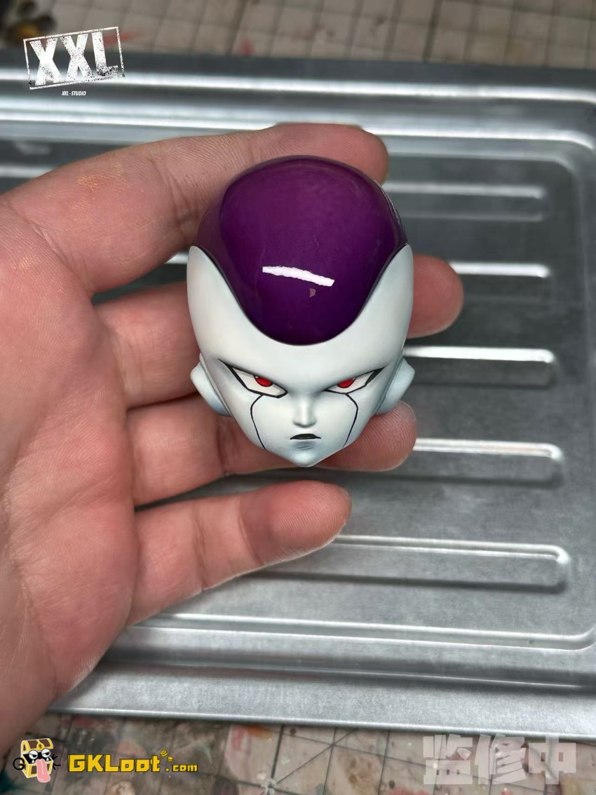 XXL Studio Dragon Ball Frieza Statue - View 2 XXL Studio Dragon Ball Frieza Statue - View 2