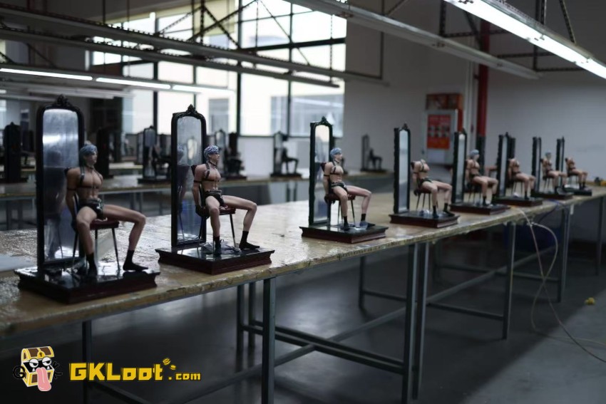 Yunyu Studio 1/4 Love and Deepspace Sylus Statue - View 2 Yunyu Studio 1/4 Love and Deepspace Sylus Statue - View 2