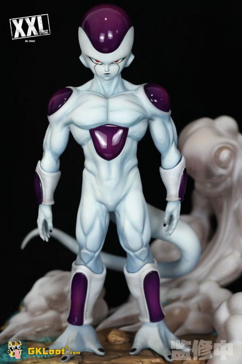 XXL Studio Dragon Ball Frieza Statue - View 3 XXL Studio Dragon Ball Frieza Statue - View 3