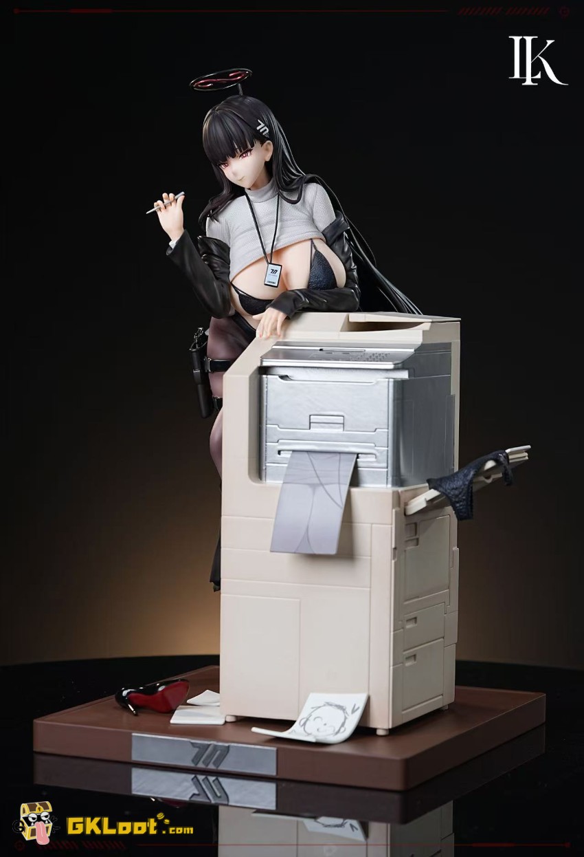 LK Studio 1/4 Blue Archive Tsukatsuki Rio Statue - View 8 LK Studio 1/4 Blue Archive Tsukatsuki Rio Statue - View 8