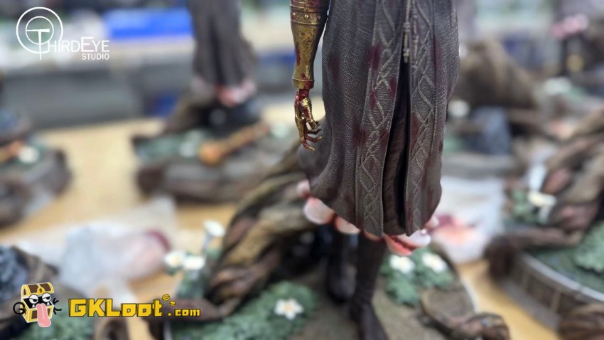 Third Eye Studio 1/4 Elden Ring Millicent Statue - View 1 Third Eye Studio 1/4 Elden Ring Millicent Statue - View 1