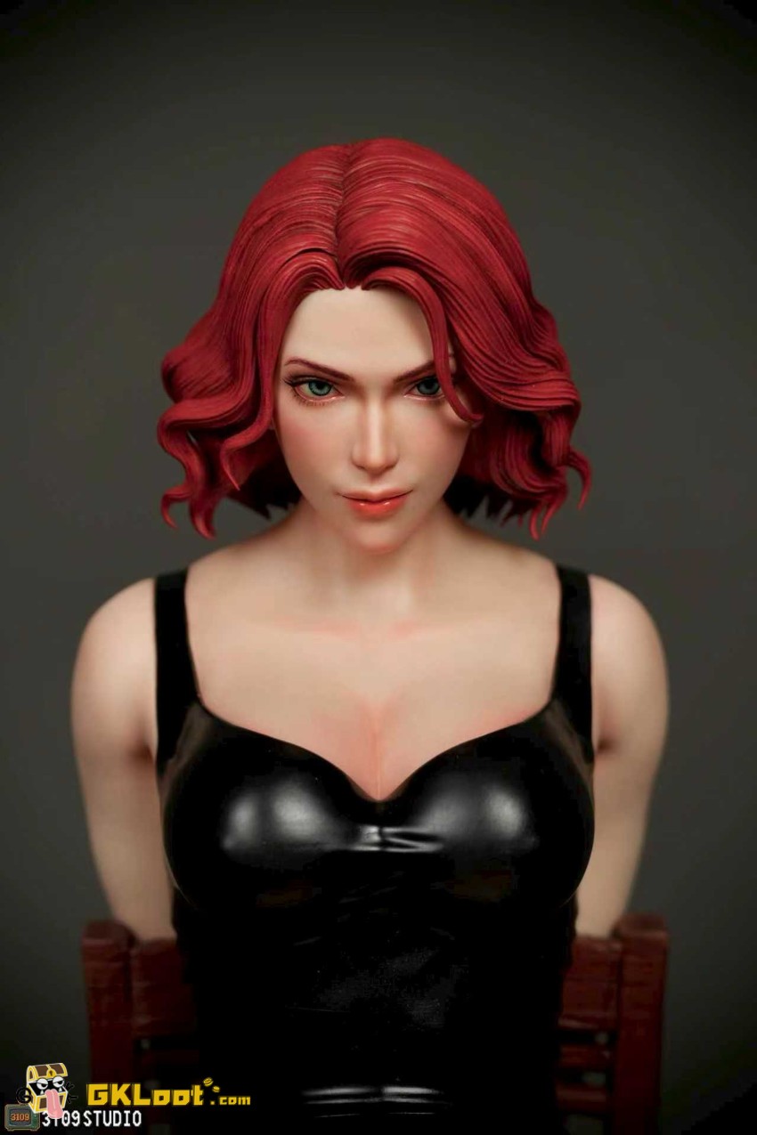 3109 Studio 1/4 Marvel Comics Black Widow Statue - View 3 3109 Studio 1/4 Marvel Comics Black Widow Statue - View 3