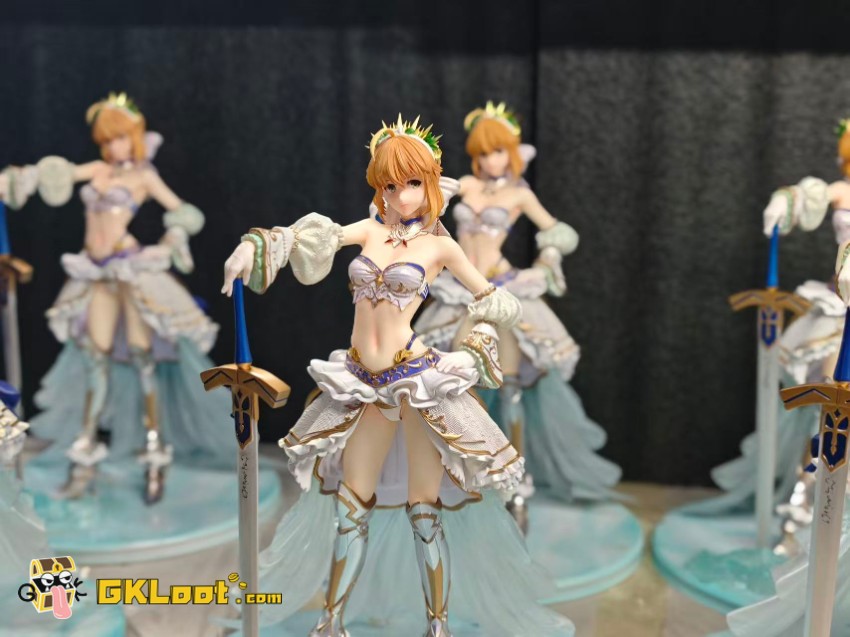 SakuraCore Studio Fate/Stay Night Saber Artoria Pendragon Statue - View 1 SakuraCore Studio Fate/Stay Night Saber Artoria Pendragon Statue - View 1