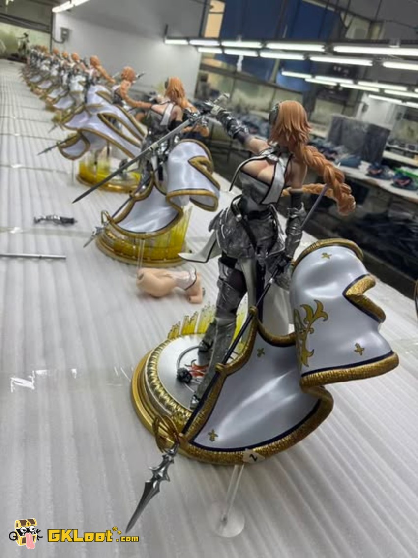 Xpic Studio 1/4 Fate/Grand Order Joan of Arc Statue - View 4 Xpic Studio 1/4 Fate/Grand Order Joan of Arc Statue - View 4