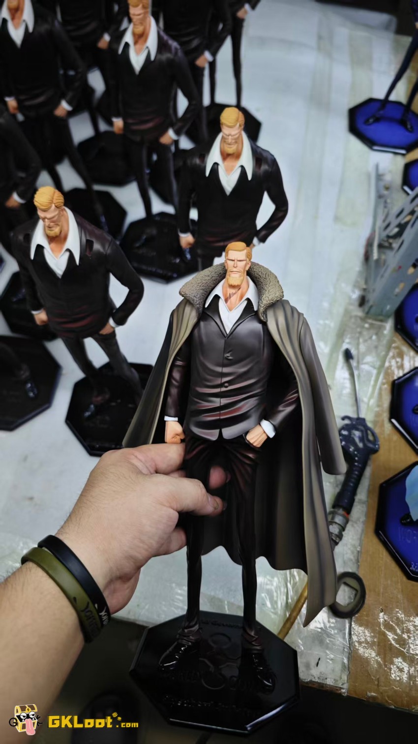 Dragon Tiger Studio One Piece Five Elders & Imu Statue - View 12 Dragon Tiger Studio One Piece Five Elders & Imu Statue - View 12