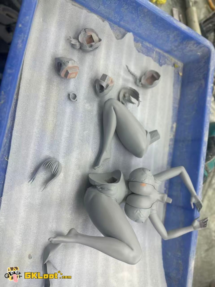 Silverstone Studio 1/4 Chainsaw Man Makima & Reze Statue - View 4 Silverstone Studio 1/4 Chainsaw Man Makima & Reze Statue - View 4