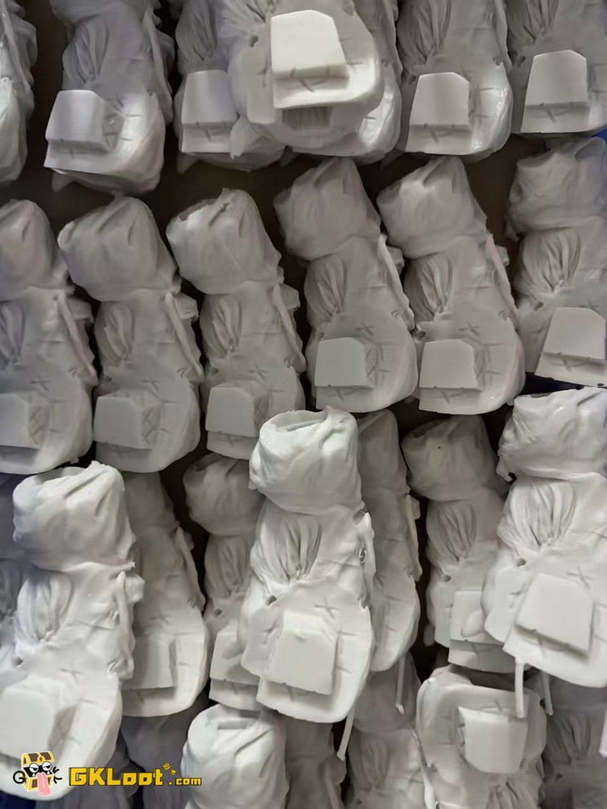 Iron Curtain Studio Dragon Ball Son Goku Statue - View 3 Iron Curtain Studio Dragon Ball Son Goku Statue - View 3