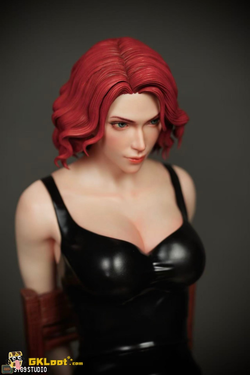 3109 Studio 1/4 Marvel Comics Black Widow Statue - View 7 3109 Studio 1/4 Marvel Comics Black Widow Statue - View 7