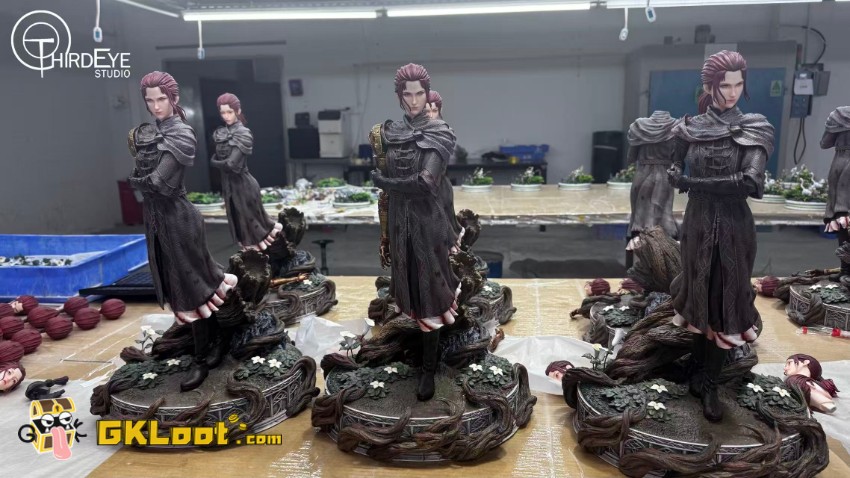 Third Eye Studio 1/4 Elden Ring Millicent Statue - View 3 Third Eye Studio 1/4 Elden Ring Millicent Statue - View 3