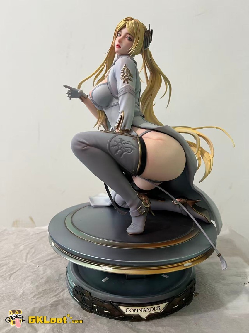 Thunder Studio 1/4 NieR:Automata Commander White & Attendant Statue - View 10 Thunder Studio 1/4 NieR:Automata Commander White & Attendant Statue - View 10