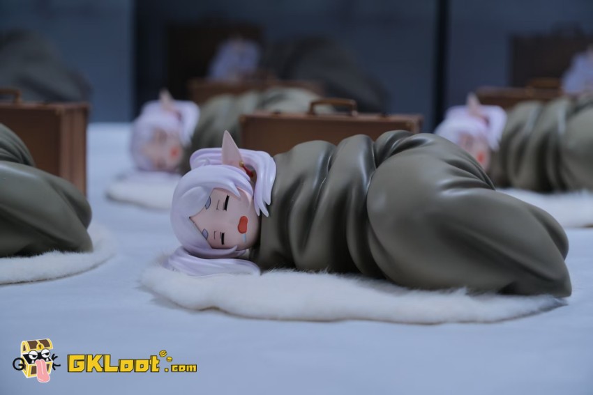 Cookie Studio Frieren: Beyond Journey's End Frieren Statue - View 3 Cookie Studio Frieren: Beyond Journey's End Frieren Statue - View 3