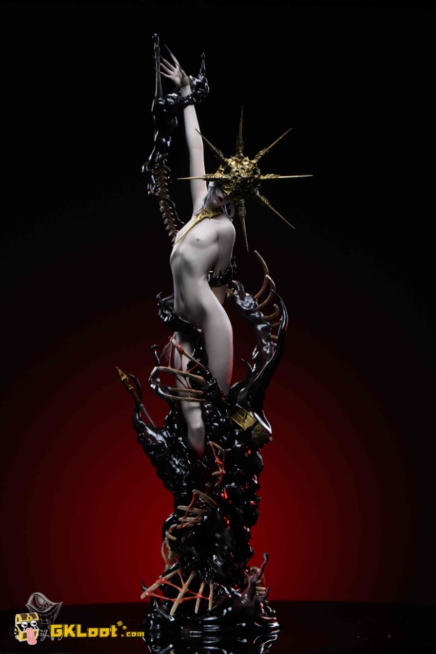Craving Eyes Studio 1/5 Dark Souls Dark Sun Gwyndolin Statue - View 2 Craving Eyes Studio 1/5 Dark Souls Dark Sun Gwyndolin Statue - View 2