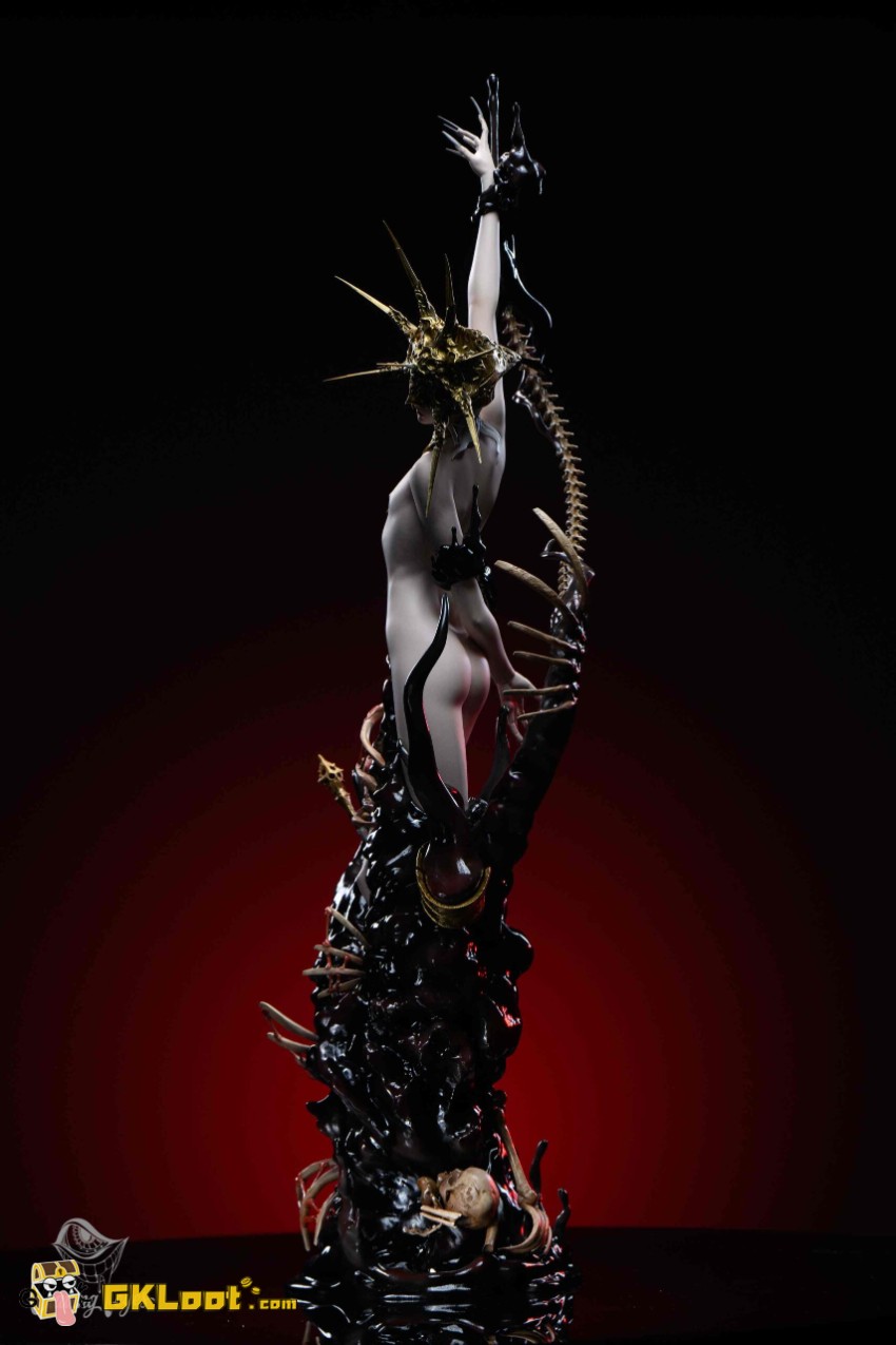 Craving Eyes Studio 1/5 Dark Souls Dark Sun Gwyndolin Statue - View 7 Craving Eyes Studio 1/5 Dark Souls Dark Sun Gwyndolin Statue - View 7