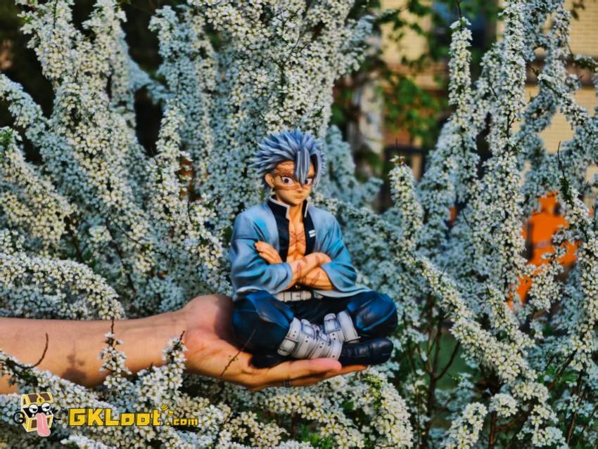 Ren Studio Demon Slayer Shinazugawa Sanemi Statue - View 3 Ren Studio Demon Slayer Shinazugawa Sanemi Statue - View 3