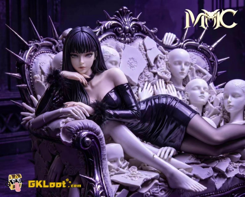 MMC Studio 1/4 Tomie Kawakami Tomie Statue w/ LED - View 4 MMC Studio 1/4 Tomie Kawakami Tomie Statue w/ LED - View 4