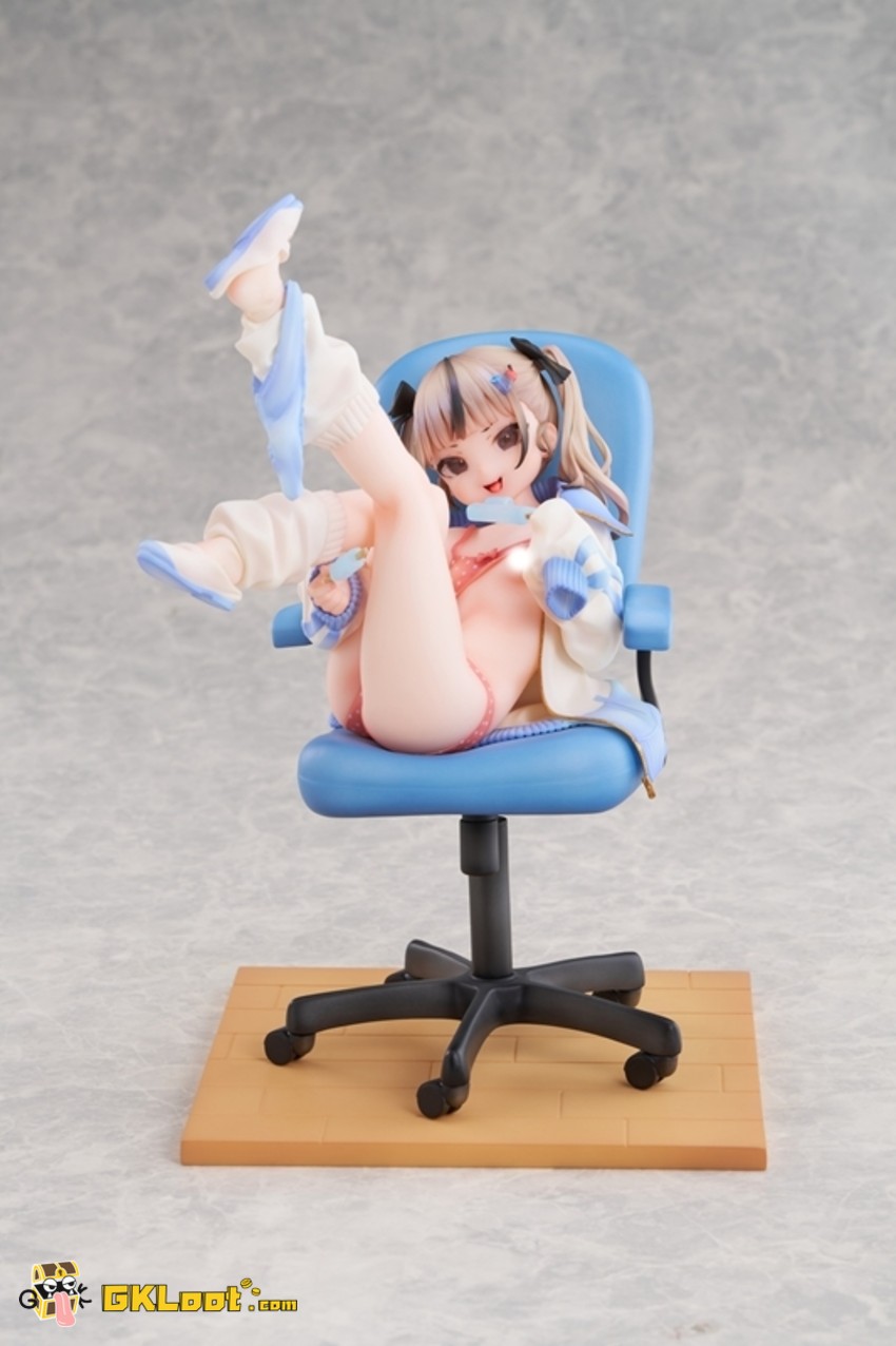 HOTVENUS Studio 1/6 Original Emika - View 4 HOTVENUS Studio 1/6 Original Emika - View 4