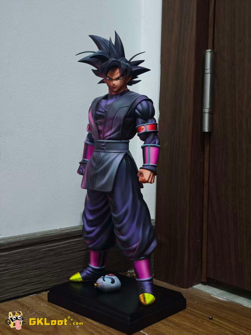 AW Studio 1/6 Dragon Ball Goku Black Statue - View 15 AW Studio 1/6 Dragon Ball Goku Black Statue - View 15