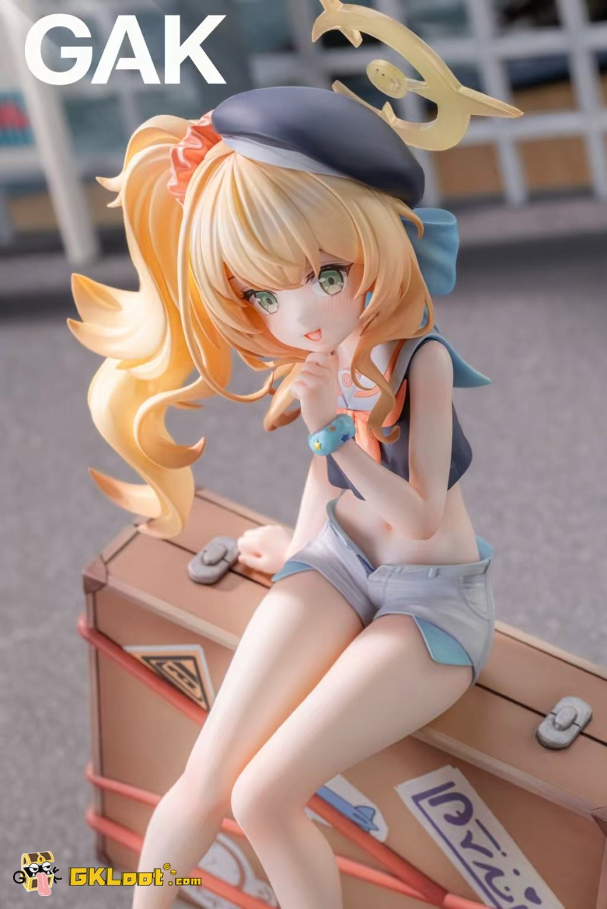 GAK Studio 1/7 Blue Archive Smiling Professor Statue - View 4 GAK Studio 1/7 Blue Archive Smiling Professor Statue - View 4