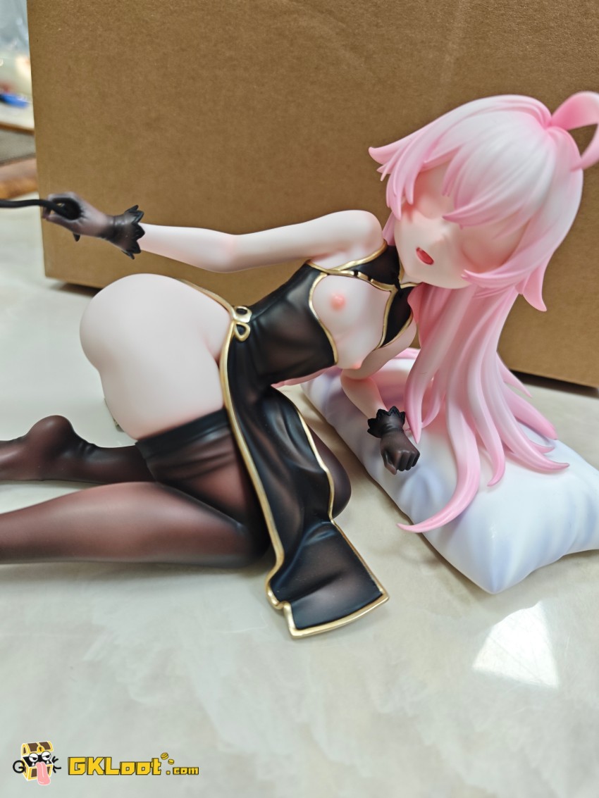 ZTR Studio 1/5 Blue Archive Takanashi Hoshino Statue - View 3 ZTR Studio 1/5 Blue Archive Takanashi Hoshino Statue - View 3