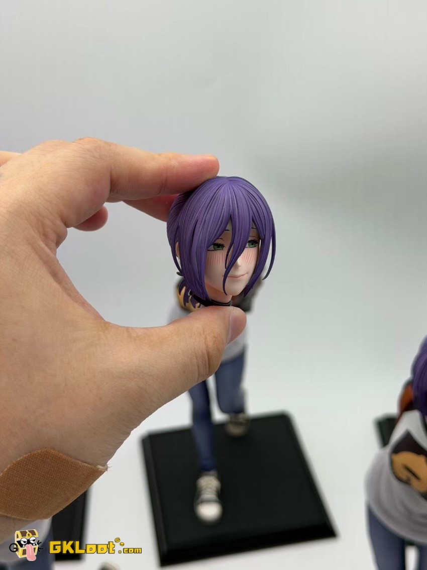 QuietArt Studio 1/6 Chainsaw Man Reze Statue - View 4 QuietArt Studio 1/6 Chainsaw Man Reze Statue - View 4