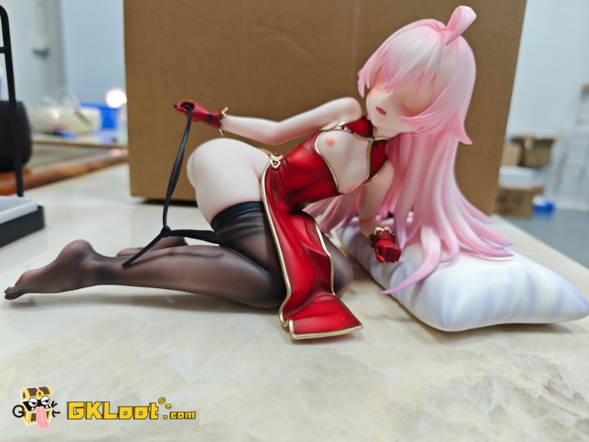ZTR Studio 1/5 Blue Archive Takanashi Hoshino Statue - View 11 ZTR Studio 1/5 Blue Archive Takanashi Hoshino Statue - View 11