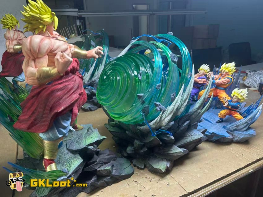 Kylin Studio Dragon Ball Broly VS Goku & Goten & Gohan Statue - View 1 Kylin Studio Dragon Ball Broly VS Goku & Goten & Gohan Statue - View 1
