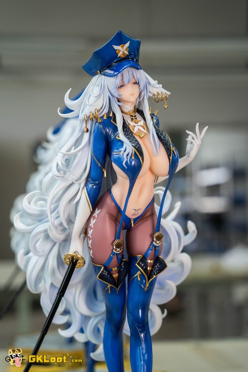 Cast Design Studio Azur Lane IJN Shinano Statue - View 2 Cast Design Studio Azur Lane IJN Shinano Statue - View 2