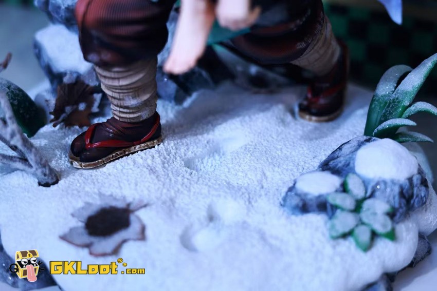 Saoirse Studio 1/6 Demon Slayer Kamado Tanjirou & Kamado Nezuko Statue - View 5 Saoirse Studio 1/6 Demon Slayer Kamado Tanjirou & Kamado Nezuko Statue - View 5