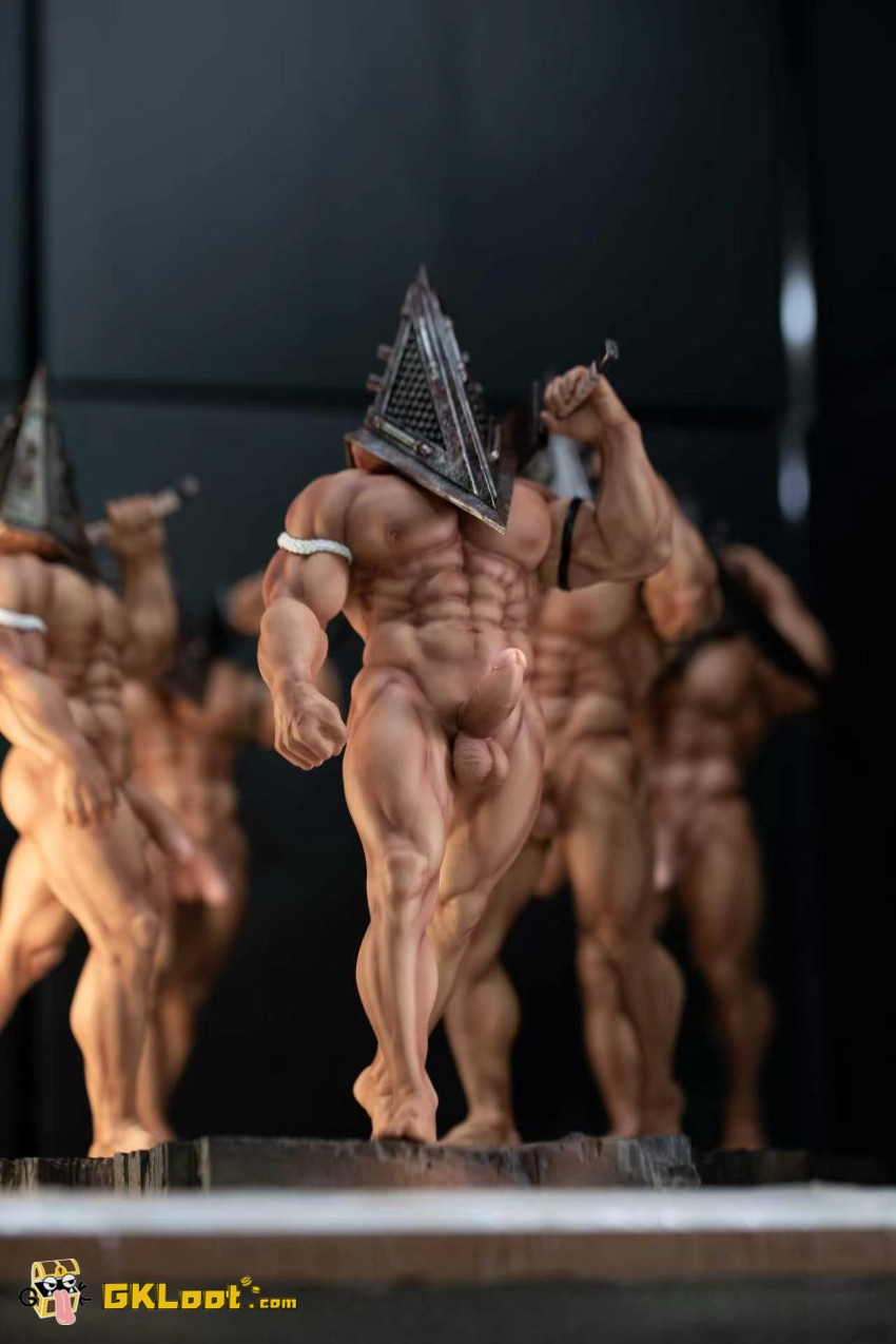 Mono Studio 1/6 Silent Hill Pyramid Head Statue - View 1 Mono Studio 1/6 Silent Hill Pyramid Head Statue - View 1