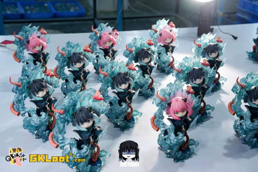 ZH Studio Spy × Family Anya Forger Cosplay Tokitou Muichirou Statue - View 4 ZH Studio Spy × Family Anya Forger Cosplay Tokitou Muichirou Statue - View 4