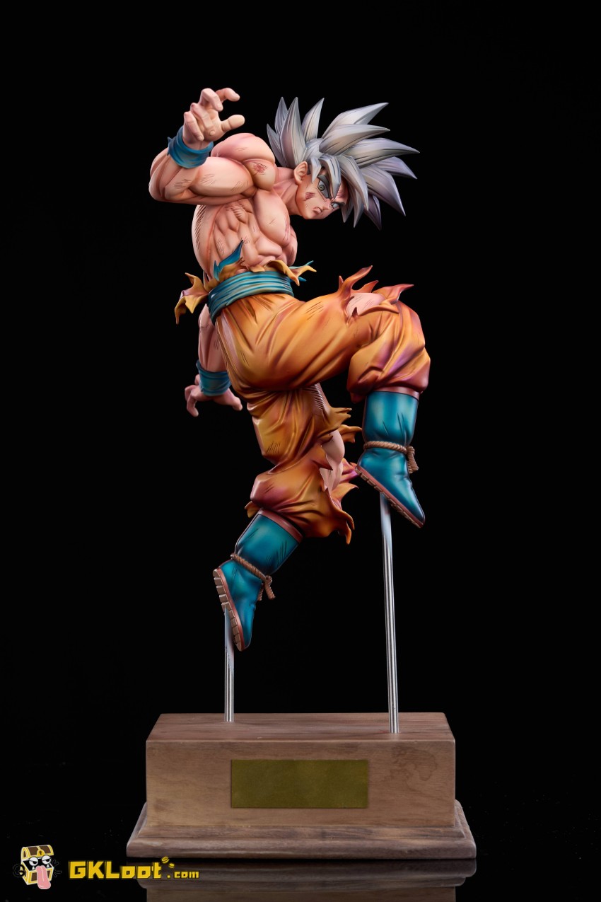 Good Man Studio 1/6 Dragon Ball Son Goku Statue - View 6 Good Man Studio 1/6 Dragon Ball Son Goku Statue - View 6