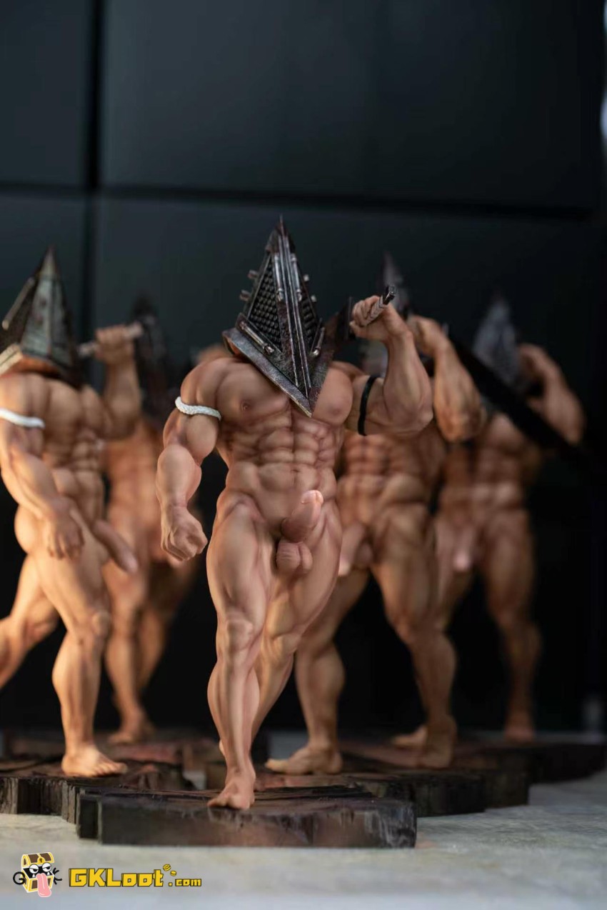 Mono Studio 1/6 Silent Hill Pyramid Head Statue - View 2 Mono Studio 1/6 Silent Hill Pyramid Head Statue - View 2