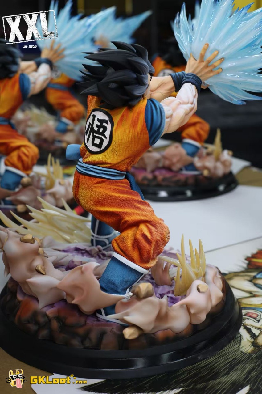 XXL Studio Dragon Ball Son Goku Statue - View 2 XXL Studio Dragon Ball Son Goku Statue - View 2