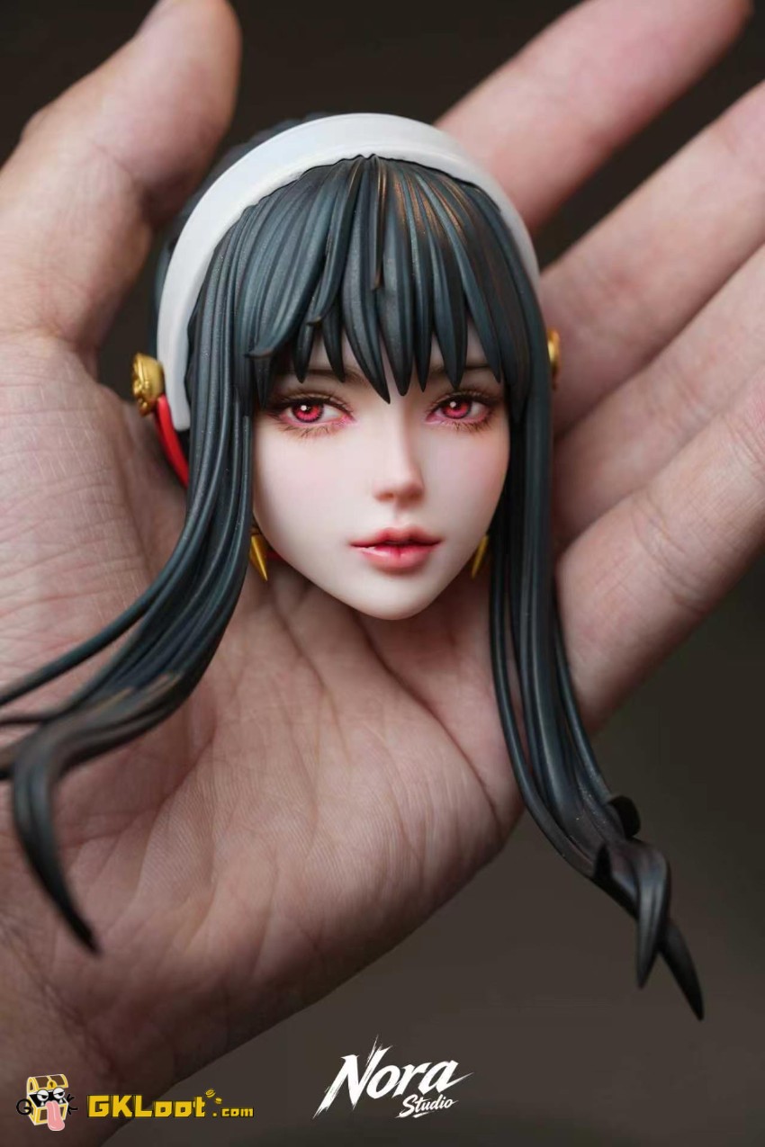 Nora Studio 1/4 Spy × Family Yor Forger Statue - View 6 Nora Studio 1/4 Spy × Family Yor Forger Statue - View 6