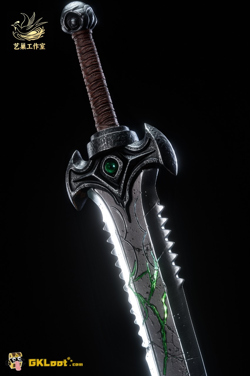 Yi Chao Studio 1/6 World of Warcraft Frostmourne Statue w/ LED - View 1 Yi Chao Studio 1/6 World of Warcraft Frostmourne Statue w/ LED - View 1