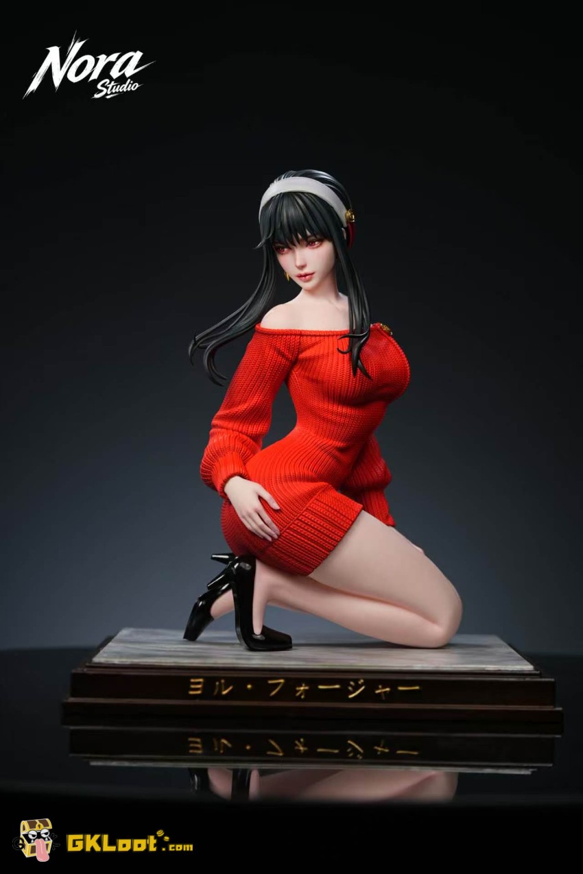Nora Studio 1/4 Spy × Family Yor Forger Statue - View 8 Nora Studio 1/4 Spy × Family Yor Forger Statue - View 8